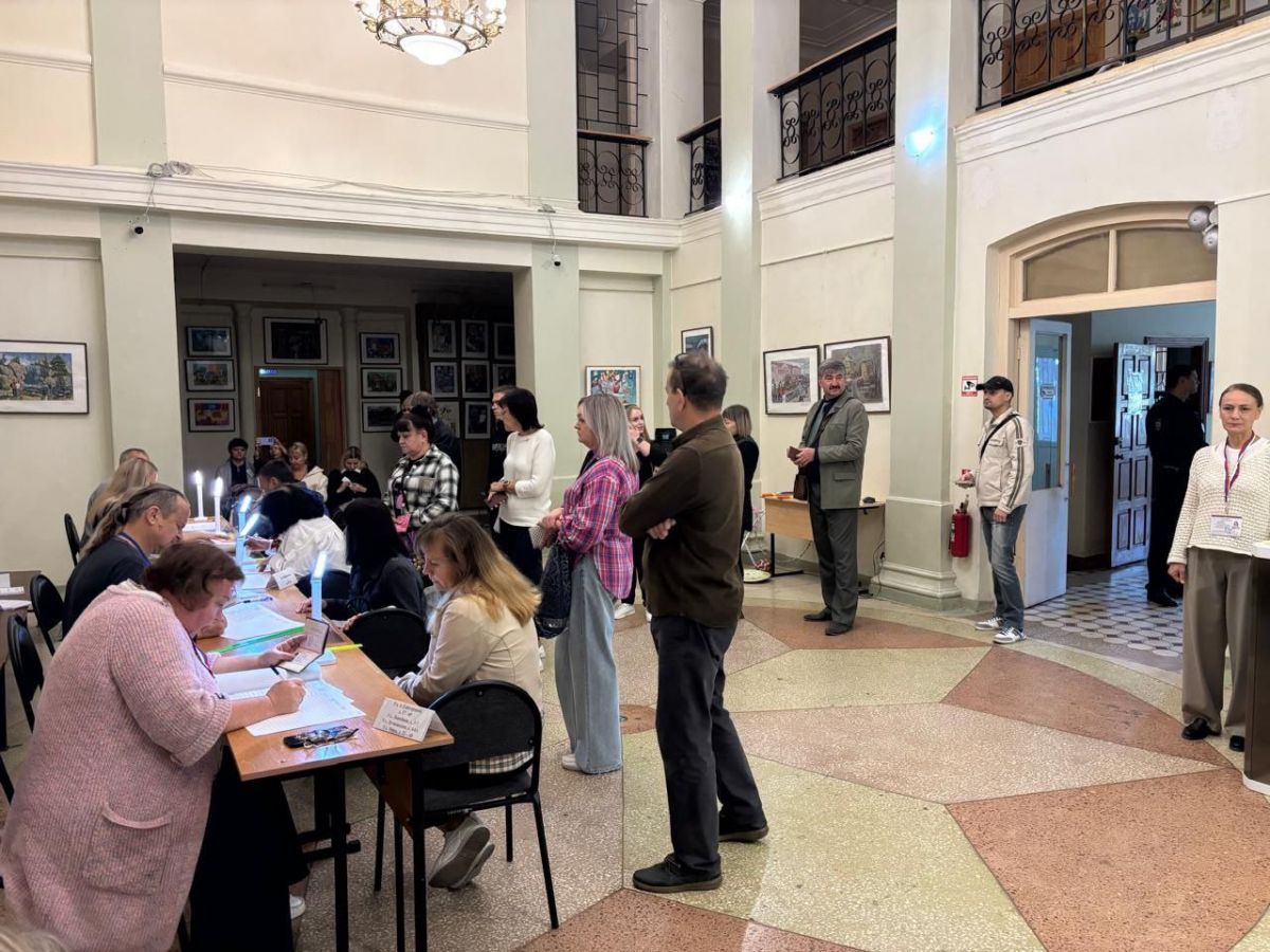 В Липецкой области началось трехдневное голосование newslipetsk ru fn 1722880 html Сегодня 12 сентября в Липецкой области началось трехдневное голосование Для избирателей открылись 633 избирательных участка Прислать новость Подписаться
