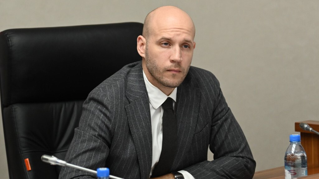 Власти Алтайского края готовятся к повышению налога для иностранных граждан Депутаты АКЗС в ходе сессии в сентябре рассмотрят изменения в закон Об установлении коэффициента отражающего региональные особенности рынка труда в Алтайском крае   clck ru 3PNYLs
