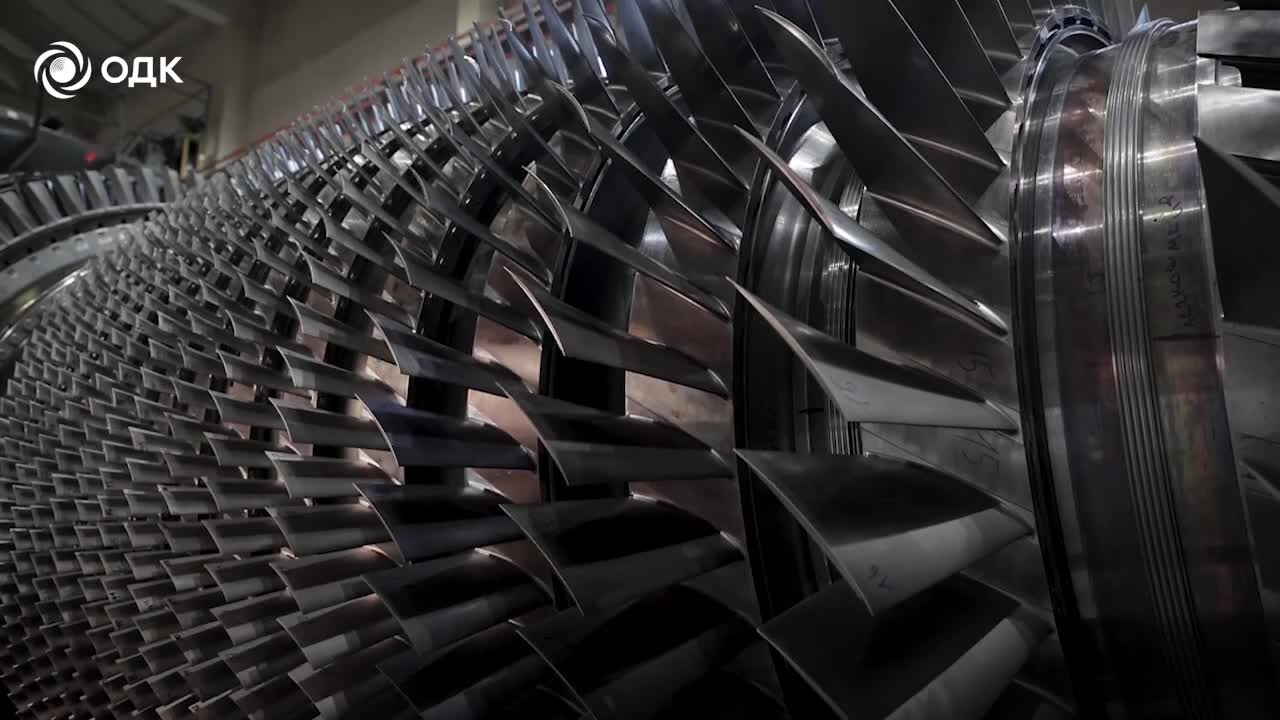 Сборка первой серийной газовой турбины ГТД 110М в России