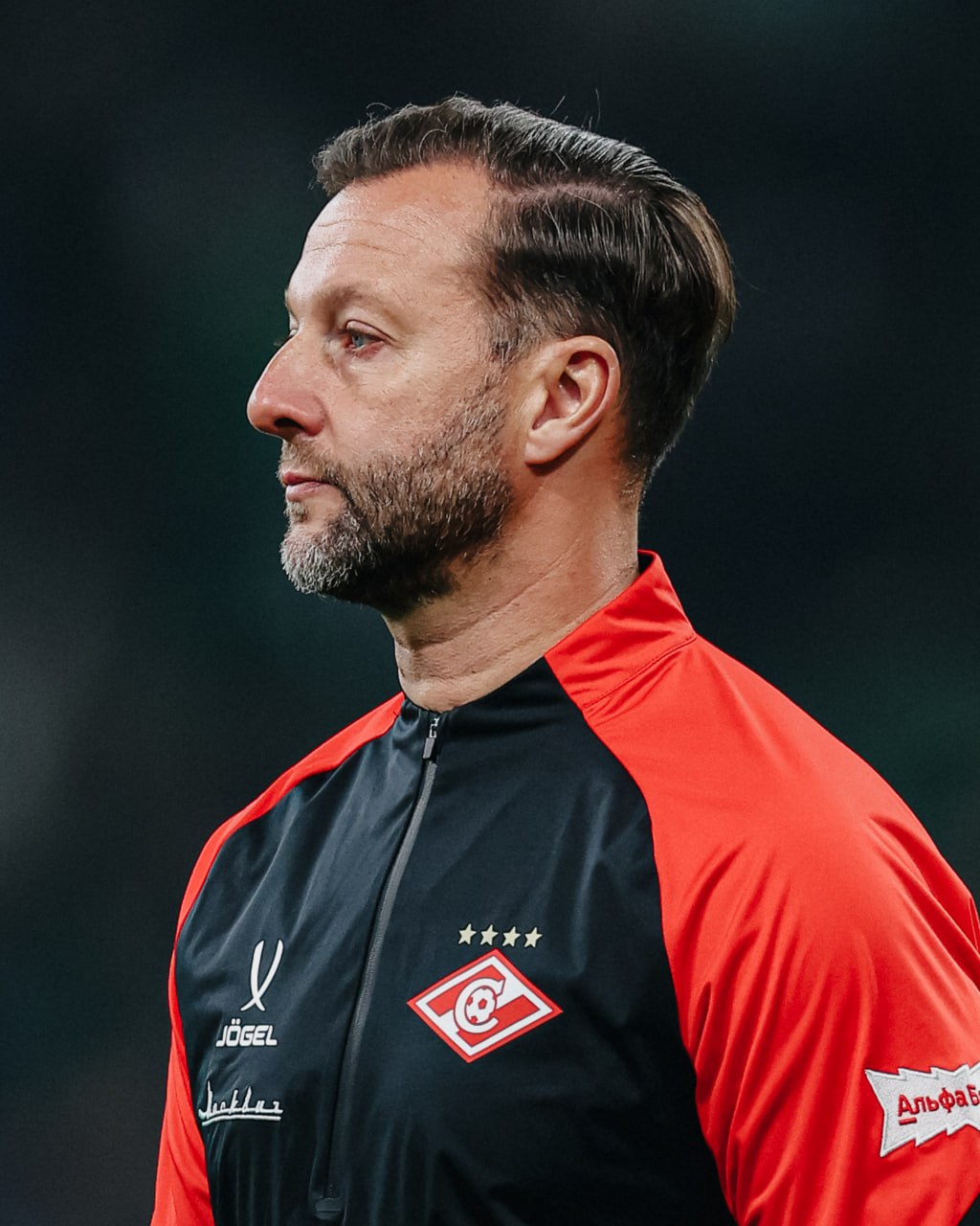 И о главного тренера Cпартака будет Вадим Романов 47 летний специалист с прошлого лета находится в штабе Деяна Станковича Об этом сообщается на сайте красно белых news matchtv соцсети Cпартака