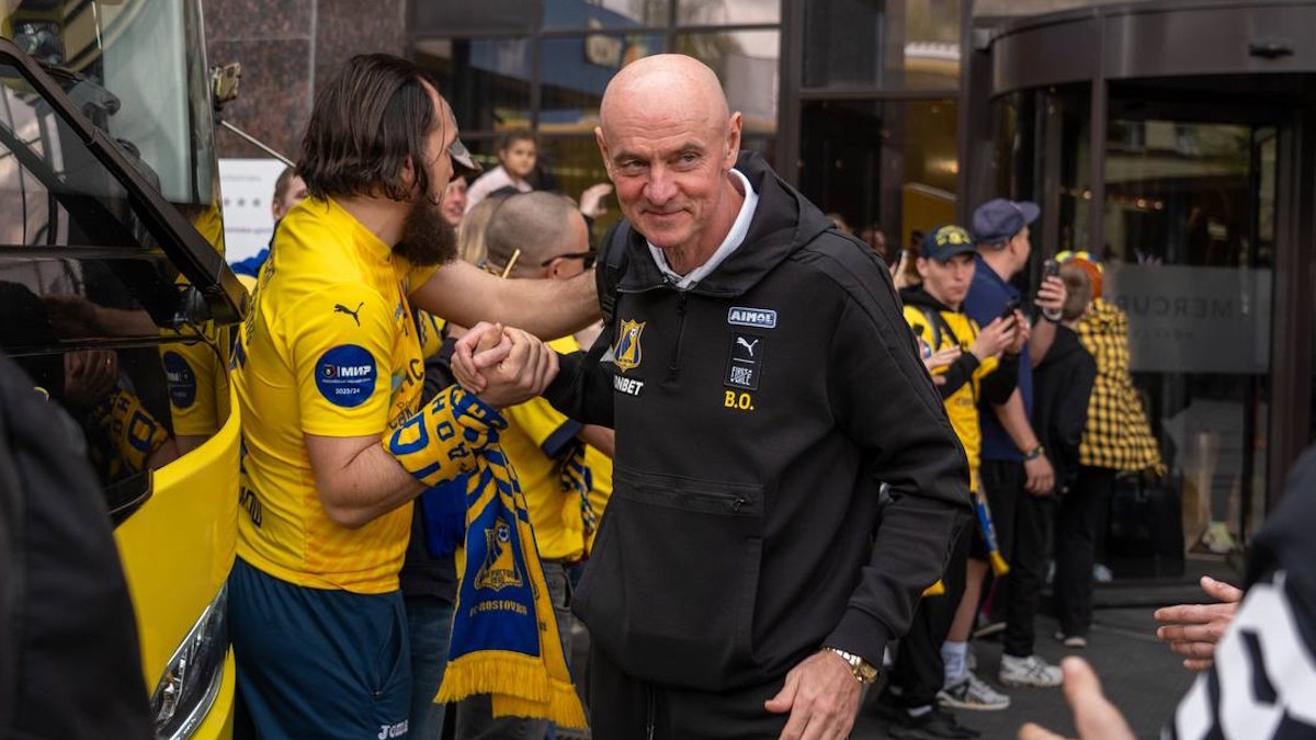 Слишком некрасивый для гранда Виктор Онопко не перешел в Барселону из за своей внешности Экс игрок признался что Йохан Кройф или его штаб забраковали трансфер посчитав защитника недостаточно привлекательным для имиджа клуба