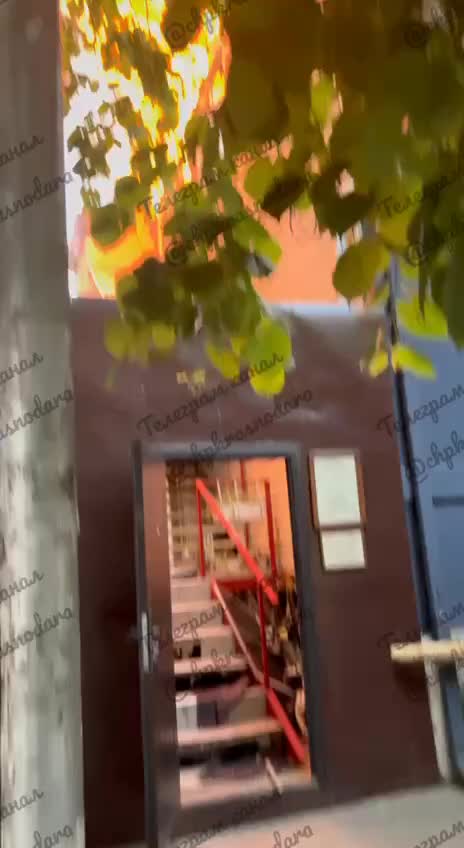 Пожар в центре Краснодара: горит кафе на улице Кузнечной