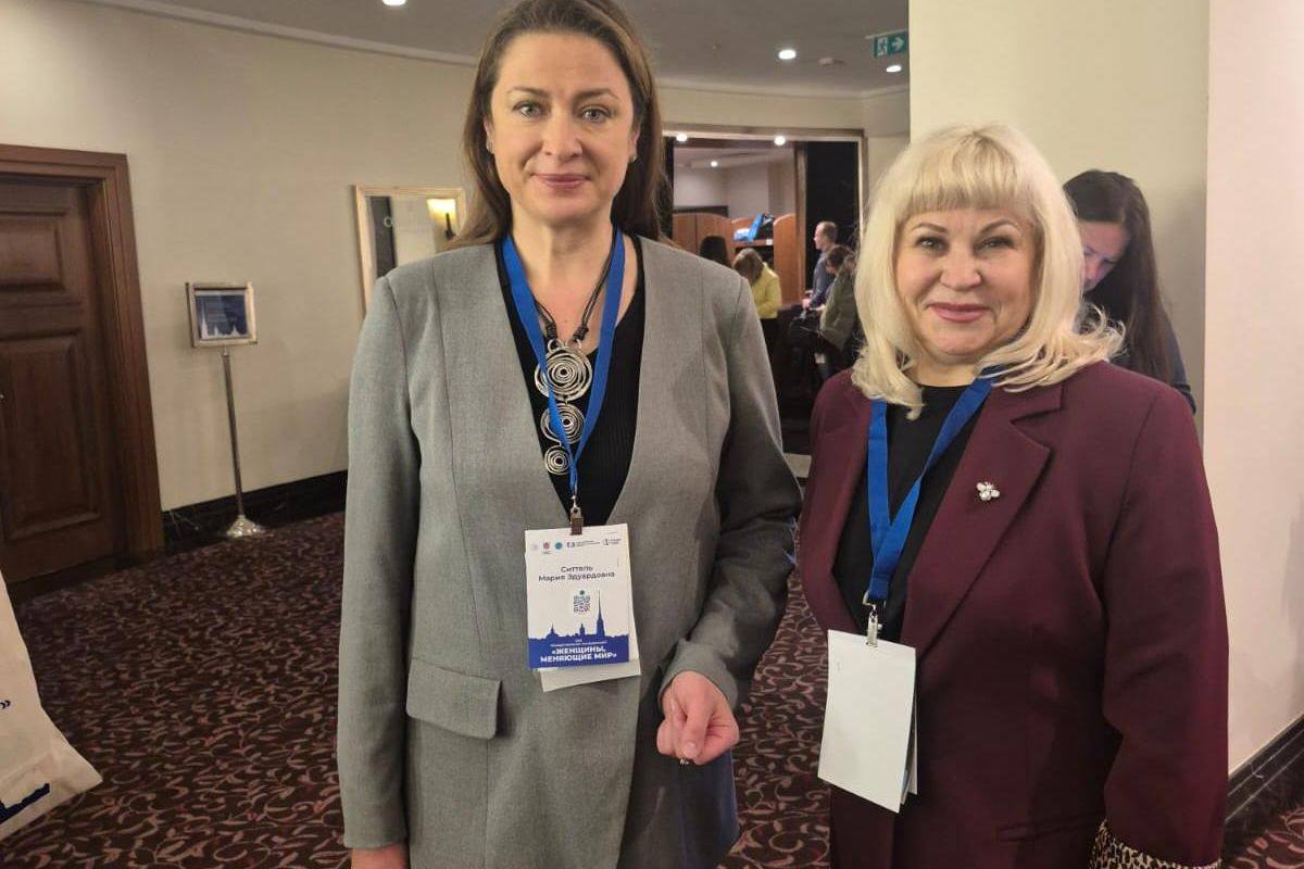 Виктория Голубева представила Магаданскую область на международной конференции Женщины меняющие мир От Магаданской области в работе форума принимает участие заместитель секретаря регионального отделения Единой России координатор партийного проекта Женское движение Единой России депутат Магаданской областной Думы Виктория Голубева По словам Виктории Голубевой идеи звучащие на конференции напрямую перекликаются с задачами которые решаются в Магаданской области Наш регион активно развивает женское движение Единой России Мы проводим встречи мастер классы Участвуем в образовательных программах для женщин организуем психологическую поддержку семьям участников СВО Женская энергия и сплочённость сегодня помогают делать реальные дела помогать семьям вдохновлять молодёжь укреплять доверие в обществе сказала Виктория Голубева Подробнее на сайте