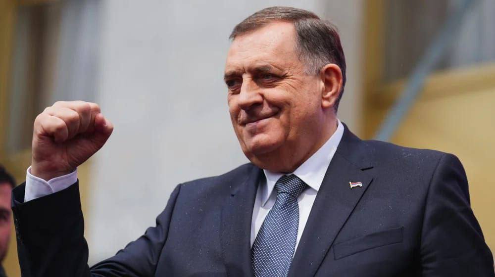 Суд Боснии и Герцеговины заменил президенту Республики Сербской Милораду Додику год тюрьмы на выплату денежного штрафа, следует из официального сообщения инстанции.  Додик победил!   Дмитрий Никотин. Подписаться!