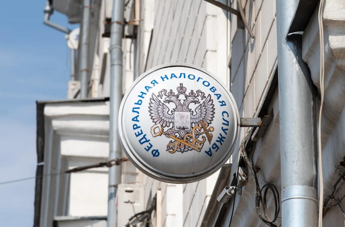 С 2026 года Удмуртия отменяет все льготы по УСН Налогоплательщики перейдут на базовые 6 доходы и 15 доходы минус расходы В правительстве региона предложили для всех установить пониженные ставки 5 и 14 Ранее регионы самостоятельно определяли категории налогоплательщиков для пониженных ставок по УСН Сейчас этот список будет формировать правительство РФ На данный момент он еще не сформирован