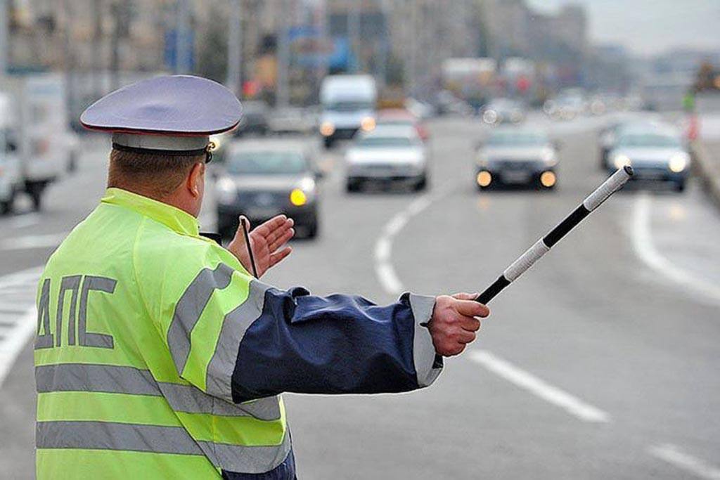 318 – столько нетрезвых водителей, в том числе 73 в состоянии алкогольного опьянения, выявили в Москве в ходе рейда 24–26 января.   228 водителей отказались от медицинского освидетельствования, 17 задержаны за повторную пьяную езду, будучи ранее привлеченными к административной или уголовной ответственности.   Фото: Радио 1