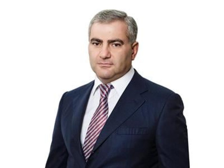 Защита Карапетяна назвала решение суда инструментом политического преследования Сегодняшнее решение Апелляционного суда было предсказуемым и подтвердило мнение о том что судебная и правоохранительная системы в Армении являются инструментом политического преследования Такое заявление распространил Совет защиты Самвела Карапетяна Мы последовательно продолжим борьбу за справедливость по своему говорится в заявлении