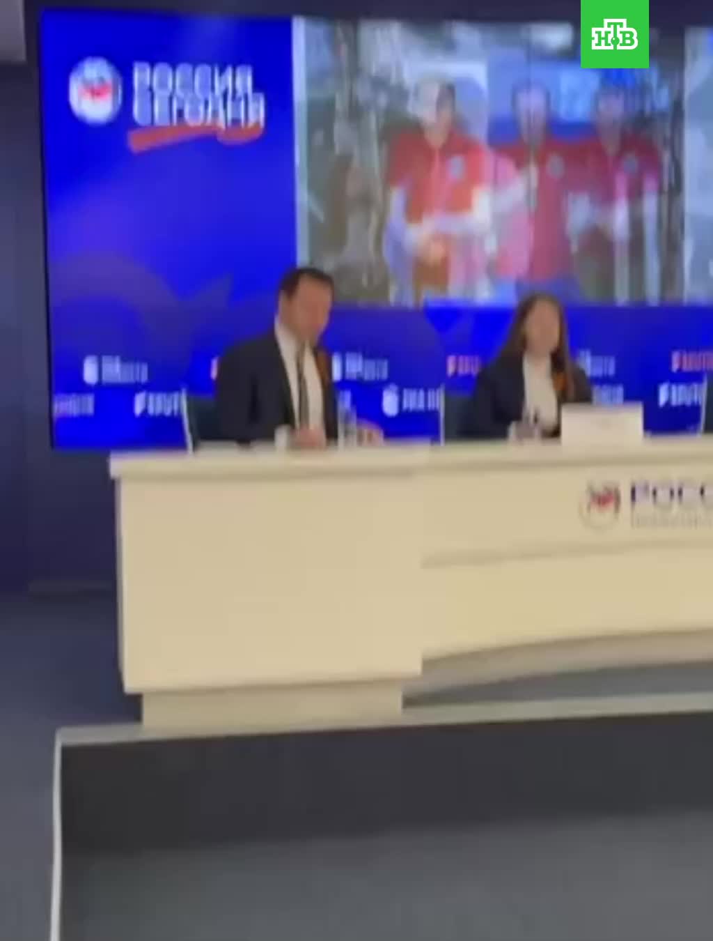 Космонавты Роскосмоса запустили акцию 'Георгиевская ленточка' с МКС