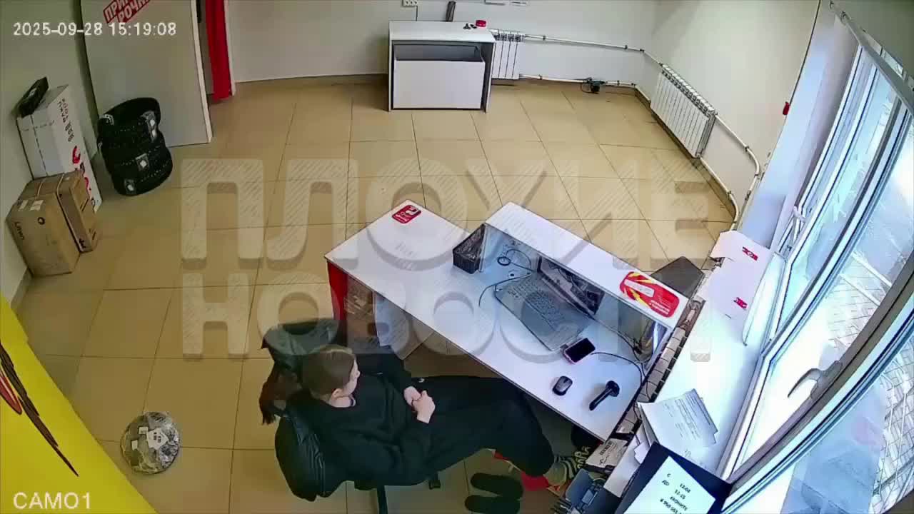 Мужчина устроил погром в пункте выдачи заказов в Екатеринбурге