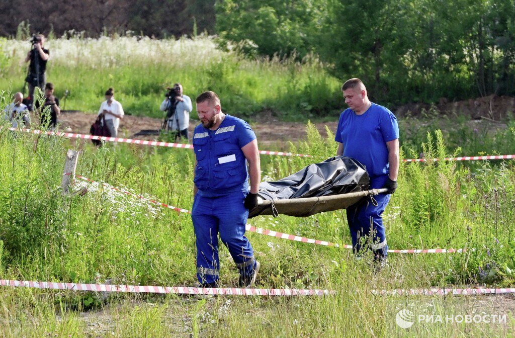 Тело Романа Старовойта погрузили в ритуальную машину, передает корреспондент РИА Новости / Все наши каналы