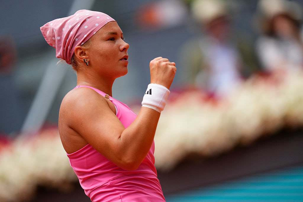 Диана Шнайдер выиграла в четвёртом круге турнира WTA 1000 в Риме Она одержала победу в матче против бельгийки Элиз Мертенс 6:2, 6:3 , впервые обыграв её. В четвертьфинале Шнайдер сыграет с победительницей матча Жасмин Паолини Италия – Елена Остапенко Латвия . Jose Breton/Getty Images