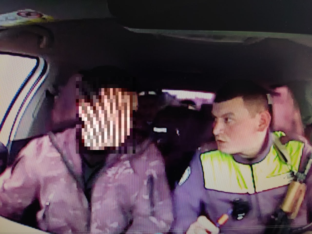 ‍ В Надыме автоинспекторы задержали водителя с признаками опьянения на квадроцикле.  3 августа ночью наряд дорожно-патрульной службы остановил квадроцикл, за рулем которого находился 36-летний мужчина. Водитель данного транспортного средства имел явные признаки алкогольного опьянения, однако он отказался от прохождения медицинского освидетельствования.  В отношении нарушителя был составлен административный протокол по ч. 1 ст. 12.26 КоАП РФ «Невыполнение водителем транспортного средства законного требования уполномоченного должностного лица о прохождении медицинского освидетельствования на состояние опьянения».  Госавтоинспекция напоминает: управление транспортным средством в состоянии опьянения – это не просто нарушение, это прямая угроза вашей жизни и безопасности окружающих! Помните, что отказ от медицинского освидетельствования приравнивается к подтвержденному опьянению и влечет за собой лишение прав и штраф. Будьте ответственны, выбирайте трезвый рассудок и безопасность на дороге!     #мвдроссии #полиция #гибддянао #гибдд #янао #надымскийрайон