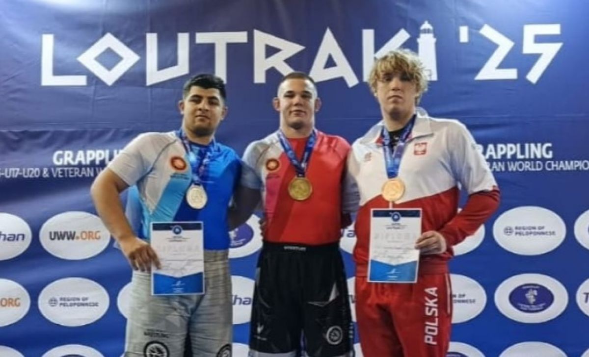 Орловский спортсмен завоевал серебро на первенстве мира по грэпплингу в Греции newsorel ru fn 1748524 html Воспитанник орловской школы борьбы Лаврент Оганесян взял серебряную медаль на первенстве мира по грэпплингу которое проходит в Греции Информация об этом появилась в сообществе Центр физкультурных и спортивных мероприятий Прислать новость Подписаться