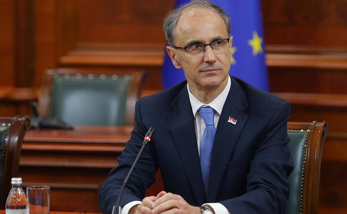Премьер-министр Сербии Мацут сообщил, что Белград проявляет интерес к поставкам российских энергетических ресурсов через нефтепровод, который сейчас строится между Венгрией и Сербией. «Российская Федерация остается нашим ключевым и стратегическим партнером, особенно в сфере энергетики», — отметил он.
