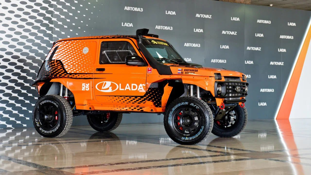 АвтоВАЗ показал раллийную Niva с турбомотором на 280 л.с. Специальная версия Niva Sport Turbo дебютирует в июле на марафоне «Шёлковый путь». Автомобиль получил турбодвигатель, секвентальную коробку, независимую подвеску и спортивные тормоза. Создан для ралли-рейдов в категории «Рейд Спорт». rozetked.me/news/40060