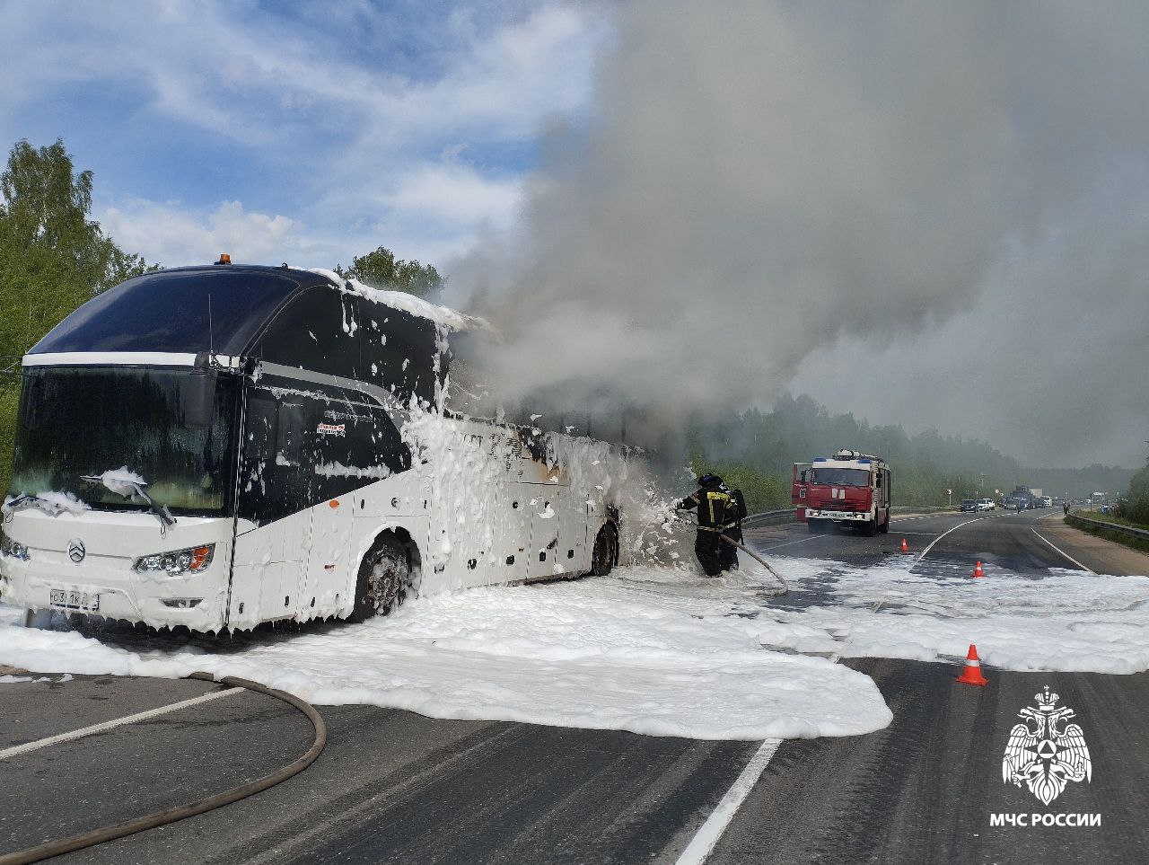 #ПожарыЗаСутки За сутки в области произошло 7 пожаров. Погибших и пострадавших нет. Дознаватели МЧС России устанавливают причину возгорания в многоквартирном жилом доме на улице Советской в с. Пыщуг, произошедшего в 22:33 27 мая. В результате происшествия огнем уничтожена пристройка к дому размером 2,5х4 м, уничтожена кровля и выгорело внутри по всей площади дома размером 10х25 м. Причина устанавливается. В Костроме на улице Вокзальной и в Антроповском округе у д. Гладышево огнеборцы ликвидировали горение мусора. 27 мая в 23:39 в пожарную охрану поступило сообщение о возгорании дома под дачу в д. Власово Макарьевского округа. В результате происшествия огнем уничтожен дом под дачу размером 8х16 м. Как позже установили дознаватели МЧС России, предполагаемая причина пожара – аварийный режим работы электросети. О пожарах в Костромском районе, Костроме и в Поназыревском округе мы писали ранее МЧС России напоминает: соблюдай правила пожарной безопасности и ты предотвратишь трагедию! 