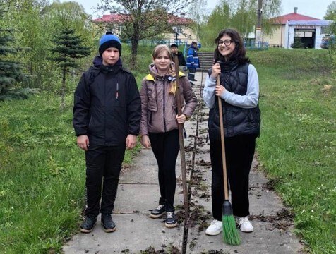 Новое школьное лесничество открыто в Людинове Пятнадцать школьников из Людинова вступили в ряды юных лесоводов чтобы участвовать в озеленении экологических акциях и воспитании бережного отношения к природе http gtrk kaluga ru news ekonomika news 57401