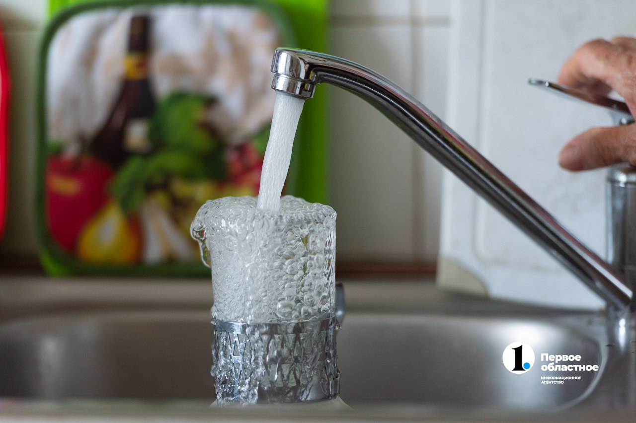 В Челябинске 11 домов остаются без горячей воды с 20 мая Для них уже в третий ! раз продляют первый этап опрессовки Глава города Алексей Лошкин поручил своему заму Александру Астахову взять подключение этих домов на личный контроль – отработать с жителями и подключить дома в ближайшее время. / Прислать новость