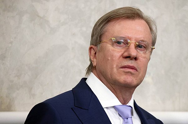 Вице-премьер Виталий Савельев не исключил покупку иностранных самолетов  Россия может начать закупать импортные самолеты при открытии иностранных рынков, однако в стране имеются условия для развития собственной промышленности, заявил вице-премьер Виталий Савельев. Об этом сообщает ТАСС.  "Мы исходим из того, что рано или поздно рынки откроются, и, кроме нашего авиапрома, мы сможем закупать импортные самолеты, если наши не будут готовы. Тот же 309-й указ регламентирует, что каждая авиакомпания может иметь в своем парке 50% отечественных и 50% импортных [самолетов]", – сказал Савельев в интервью автору и соведущему программы "Москва. Кремль. Путин" Павлу Зарубину.  aviaru.net/n284911