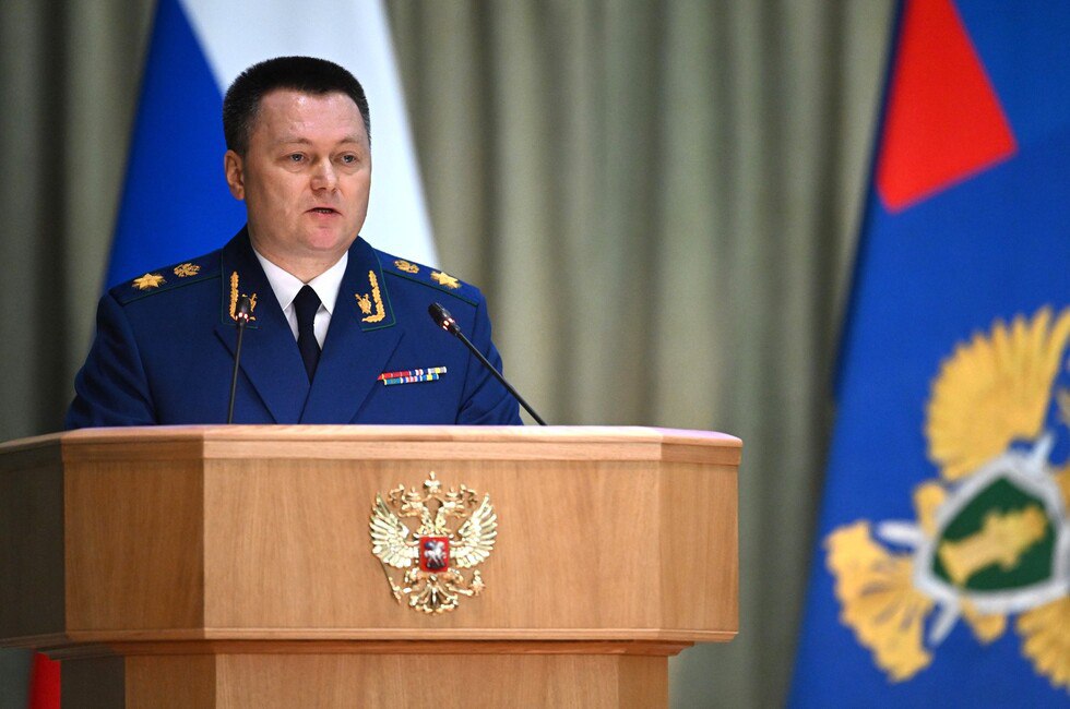 Генпрокурор поручил проверить соблюдение трудовых прав участников СВО Прокуроры во всех регионах страны оценят работу служб занятости по признанию участников СВО безработными и назначению им пособий, полноту информирования населения о мерах поддержки при трудоустройстве. Работодатели также отчитаются о целевом расходовании бюджетных средств на возмещение затрат, связанных с оборудованием мест для инвалидов — ветеранов СВО. Фото: Администрация Президента России Читать полностью Подписаться