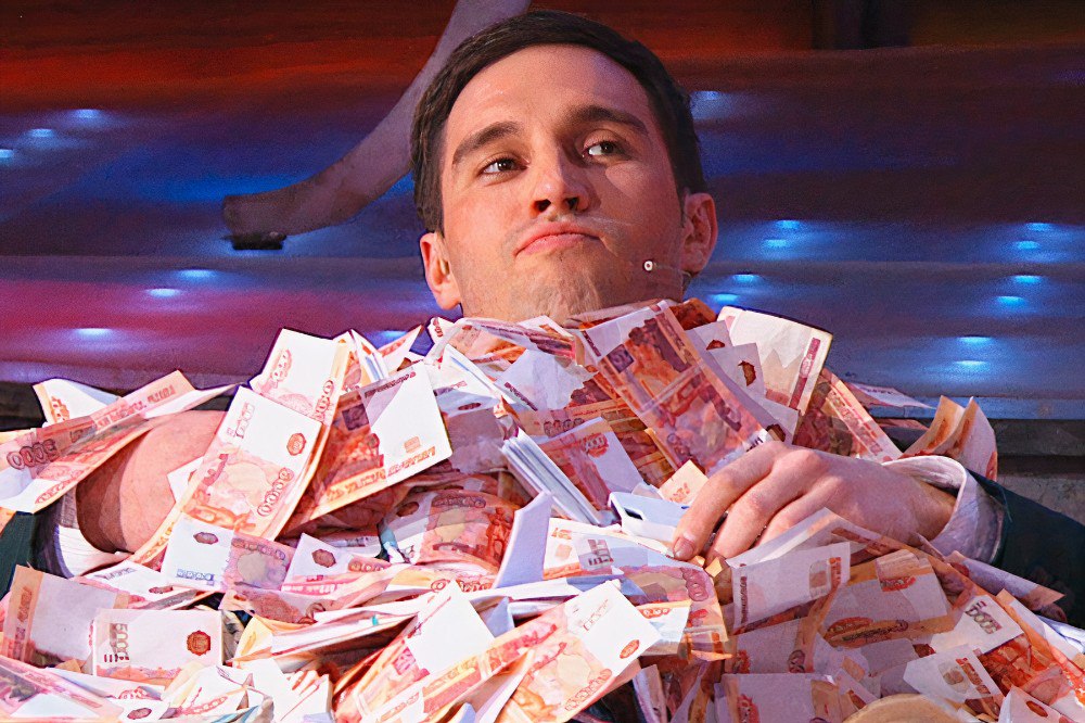 В Нижегородской области медианная зарплата 74 тыс рублей Работодатели в регионе в среднем предлагают 74 тысячи рублей такие данные опубликовали аналитики hh ru При этом ожидания соискателей немного ниже около 70 тысяч рублей Для сравнения в ноябре 2024 года медианная предлагаемая зарплата была 74 8 тыс то есть в конце года показатель чуть снизился Что происходит на рынке труда в декабре размещено более 19 тыс вакансий Нижегородская область в топ 3 ПФО по спросу на персонал больше всего ищут работников производства Самые востребованные профессии у работодателей операторы производственных линий водители продавцы и кассиры упаковщики специалисты по продажам Со стороны соискателей в декабре появилось более 43 тыс резюме Чаще всего работу искали менеджеры по продажам администраторы водители упаковщики и бухгалтеры В hh ru отмечают рынок труда в регионе остаётся активным а конкуренция за квалифицированных сотрудников продолжает влиять на уровень зарплат