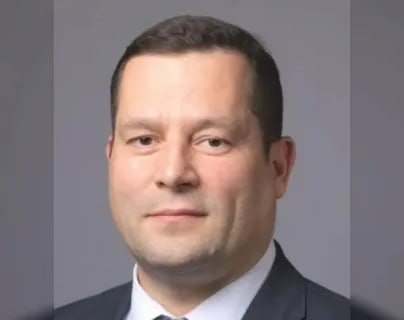 Уроженец Якутии возглавил миницифры Ростовской области На должность министра цифрового развития информационных технологий и связи донского региона был представлен уроженец Ангарска Иркутской области Алексей Копытов Об этом сообщает пресс служба правительства Ростовской области Алексей Леонидович прошел путь от электромеханика до технического директора в крупнейших телекоммуникационных компаниях что гарантирует его высокую экспертность в цифровой трансформации региона сказал губернатор Ростовской области Юрий Слюсарь на расширенном заседании правительства области Глава Дона сообщил что формирование состава правительства продолжается Южная служба новостей
