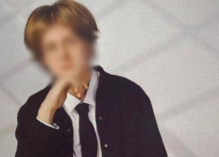 16 летнего подростка пропавшего почти месяц назад нашли мёртвым Ивана Улусьяна нашли утонувшим об этом сообщила мама молодого человека Анна Улусьян Подросток пропал 30 октября В тот день он поздравил свою маму с днём рождения и отправился гулять В последний раз Ивана видели в районе Западного переходного моста Спустя несколько дней жители Ростовской области начали сообщать что видели похожих молодых людей в разных городах региона Спустя неделю безуспешных поисков мама Ивана разместила в соцсетях видеообращение к сыну в котором попросила того вернуться домой или по крайней мере дать знать что с ним всё в порядке Однако сын ей не ответил ростов новостиростова ростовнадону Подпишись на donnewsru