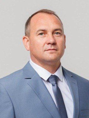 Евгений Чинцов переизбран на должность председателя Гордумы Нижнего Новгорода Об этом стало известно в ходе сегодняшнего заседания На этот пост выдвинули только его кандидатуру депутаты поддержали её единогласно Мы открываем новую страницу в истории городской Думы У нас теперь будет гораздо больше задач потому что сам города стал больше Но я уверен что у нас всё получится сказал Евгений Чинцов