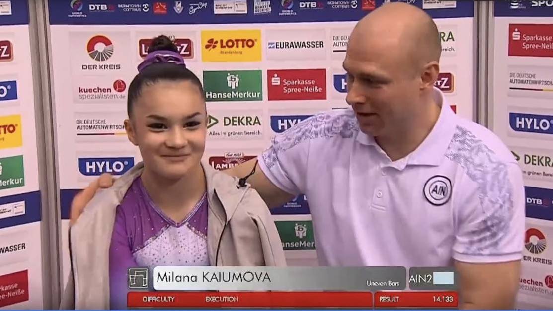 Милана Каюмова стала серебряным призером 1 этапа Кубка мира по спортивной гимнастике в Германии Для петербурженки это первый старт во взрослых соревнованиях Она забрала серебро в упражнении на разновысоких брусьях Поздравляем Милану и ее наставника Людмилу Манько