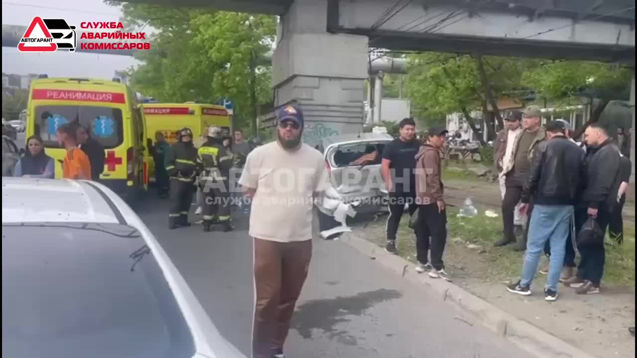 ДТП во Владивостоке: пьяный водитель без прав столкнулся с Nissan Note, трое пострадавших