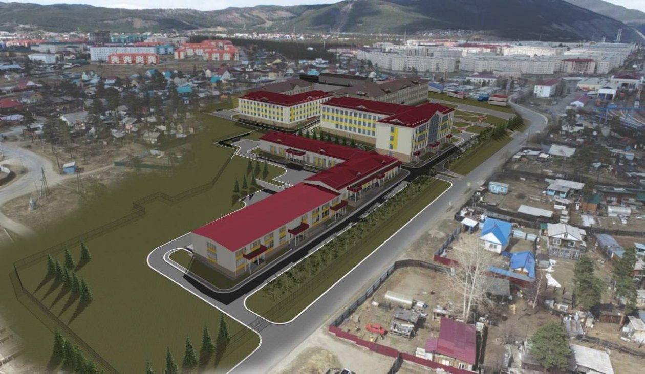 В Бурятии появится новый студенческий кампус в Северобайкальске Госэкспертиза Бурятии дала добро на проект современного кампуса в Северобайкальске Застройщик Управление капитального строительства правительства республики На севере появится новая точка притяжения для студентов и тех кто хочет переучиться на востребованную профессию Кампус создадут для Бурятского республиканского многопрофильного техникума инновационных технологий ключевого поставщика кадров для северных районов Байкала и БАМа Комплекс разместят на ул Даванской рядом с текущим зданием Проект объединяет три корпуса общежитие образовательно научный лабораторный блок и технологический Их свяжут тёплыми переходами студенты зимой не будут меряться характером с байкальским ветром Сердце кампуса лаборатории свыше 6 тыс м² с аудиториями и классами для переподготовки по реальным нуждам севера железная дорога IT медицина общепит и другие направления Общежитие на 197 мест около 5 тыс м² с комнатами на 1 3 человека кухнями зонами отдыха прачечной и санузлами плюс безбарьерная среда для маломобильных студентов Новая инфраструктура позволит техникуму принять дополнительно 200 студентов и закрыть кадровый голод на севере Бурятии