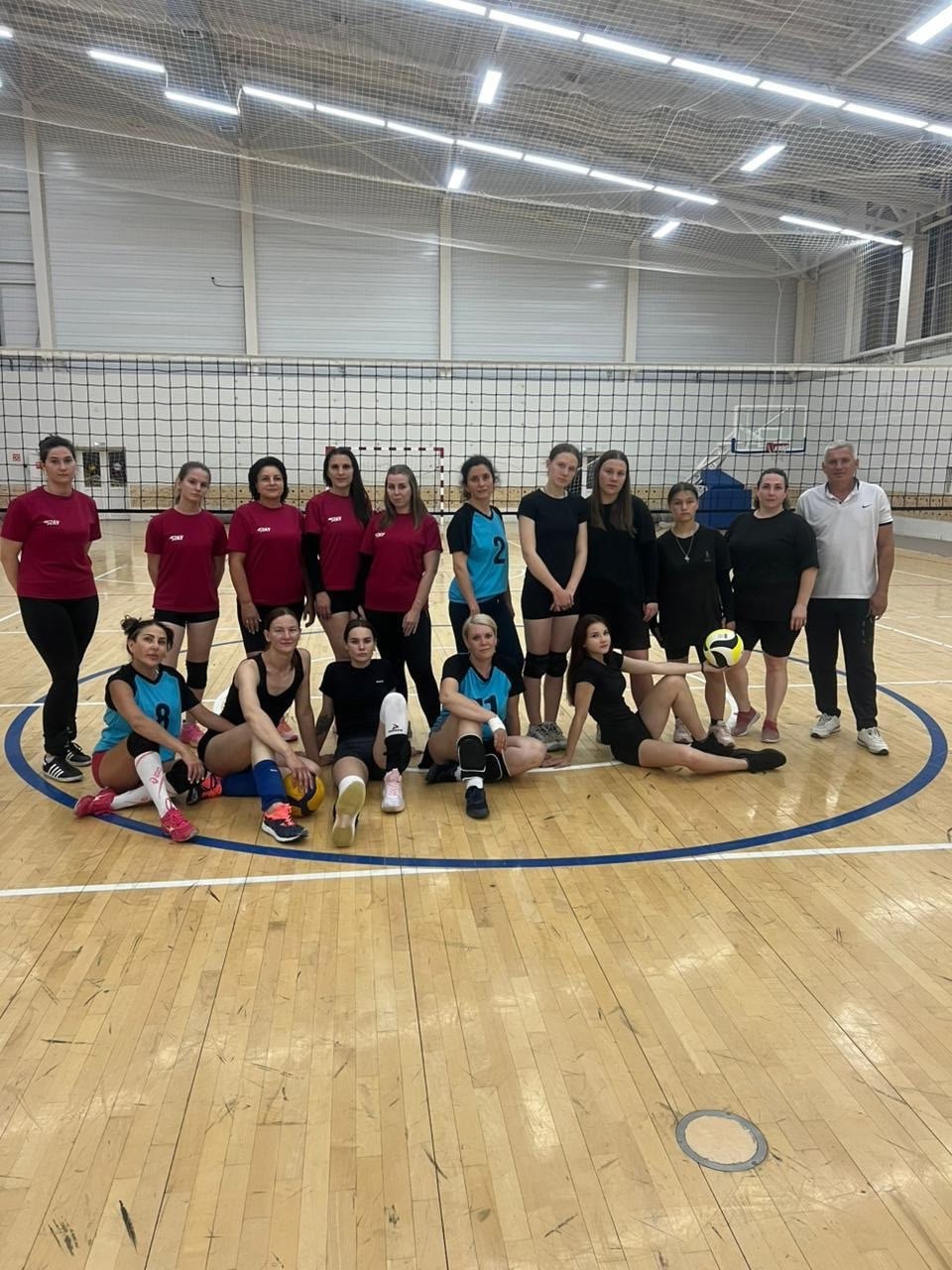 В спортивной школе «Победа» состоялась товарищеская встреча по волейболу среди женских команд В мероприятии приняли участие: «Сити» — команда из Новоалександровска; «Вулкан» — команда из Новоалександровска; «Легион» — команда из посёлка Равнинного. Встреча прошла в дружественной атмосфере, а её результат был следующим: Первое место — «Сити»; Второе место — «Вулкан»; Третье место — «Легион». Организовали и провели встречу инструкторы-методисты спортивной школы «Победа» Н.В. Шульга и А.С. Горелов.