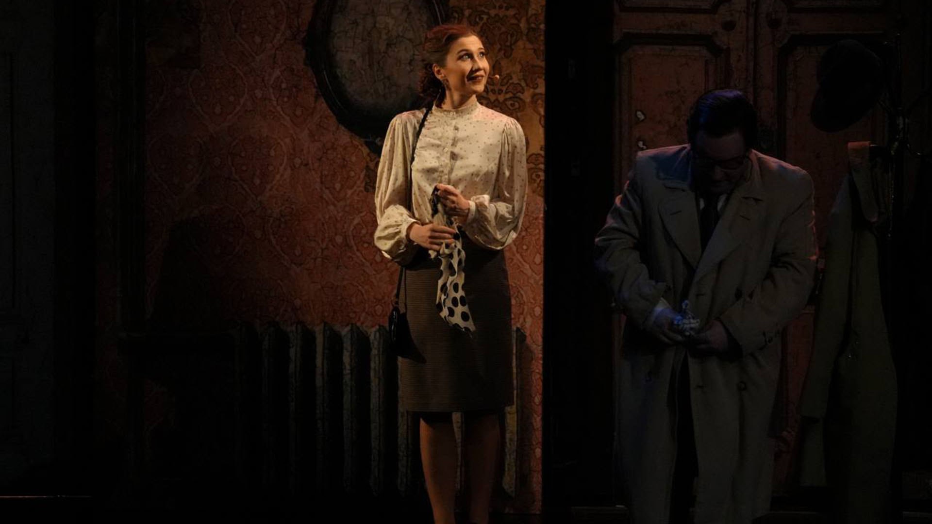 Актриса Драмтеатра Ирина Тузеева отмечена губернаторской премией В Хабаровске подвели итоги 32 го губернаторского конкурса в области театрального искусства Шесть профессиональных театров региона представили на суд жюри 14 лучших постановок премьеры которых состоялись в прошлом году Жюри определило победителей в девяти основных номинациях В одной из номинаций Надежда сцены отмечена артистка Комсомольского на Амуре Театра драмы Ирина Тузеева Актрису комсомольчане могут увидеть в таких спектаклях как Ромео и Джульетта Спасти камер юнкера Пушкина О настоящем человеке Покровские ворота Komcity в Телеграм и Max