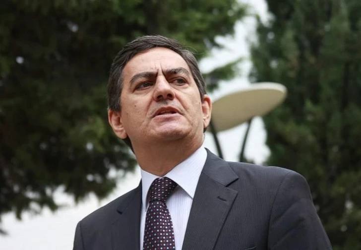 В доме главы оппозиционной Партии народного фронта Али Керимли прошёл обыск После мероприятий проведенных сотрудниками Государственной службы безопасности АР сам политик остался на свободе Отметим что следственные мероприятия связаны с уголовным делом в отношении бывшего главы Администрации президента Рамиза Мехтиева Caucasian bureau