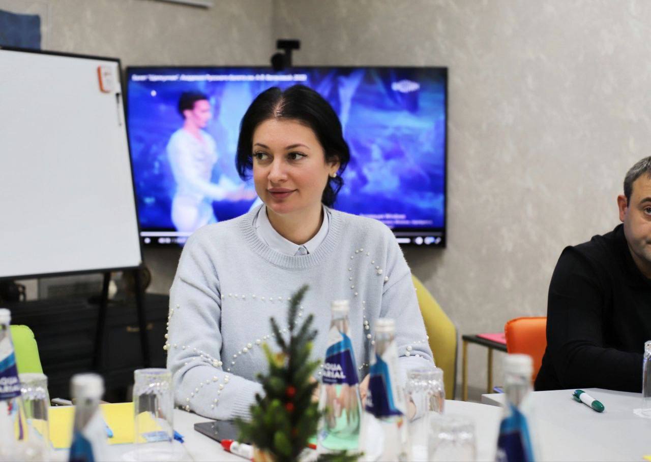 Владикавказ примет 400 сильнейших школьников страны участников заключительного этапа всероссийской олимпиады по литературе 13 19 апреля сообщила глава минобрнауки Элла Алибекова Мы начинаем подготовку к этому большому и ответственному событию Испытываю особую гордость второй год подряд наша республика становится площадкой проведения финала ВсОШ Это доверие к нашей образовательной системе нашим педагогам и всей команде которая работает для развития талантливых детей