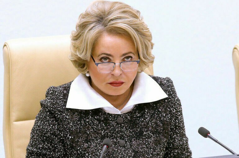  «Демографический спецназ» создан в России — будут мотивировать россиянок рожать, заявили в Совфеде — Сегодня в любом ведомстве вам назовут фамилию замминистра, который занимается демографией. Создан такой демографический спецназ. Можно надеяться, что мы вернем наши традиционные ценности, — заявила Валентина Матвиенко. Ух как всё серьезно. Подписаться