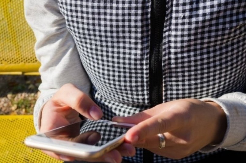 Счет дропперши из другого региона арестовали после хищения крупной суммы у биробиджанца Потерпевший перевел через неё аферистам 140 тысяч рублей всего украдено более 1 7 млн рублей Читать подробнее на сайте