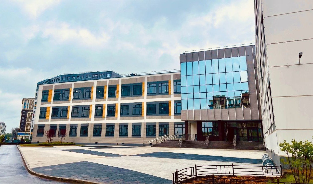 В Петербурге хотят отменить льготы для бизнеса при выкупе земельных участков Депутаты Законодательного собрания Санкт Петербурга 28 января приняли в первом чтении законопроект который отменяет льготную ставку для социально значимого бизнеса по выкупу городской земли Речь идет об организациях здравоохранения культурного развития и спорта которые раньше могли выкупать землю у города за 25 от кадастровой стоимости Если документ примут им придется платить 100 За документ проголосовали 35 парламентариев четыре выступили против и один воздержался Инициатива предполагает установить единый подход все городские земельные участки будут продаваться по 100 от кадастровой стоимости если законом Санкт Петербурга не предусмотрено иное В частности из действующей редакции закона предлагается исключить норму о продаже участков по 25 от кадастровой стоимости под зданиями которые используются для целей здравоохранения культуры и спорта Подробнее в материале на нашем сайте Telegram вице губернатор Петербурга Николай Линченко Telegram Max