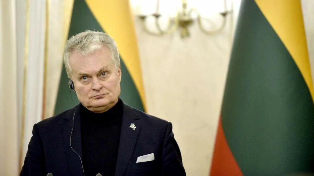Отказ НАТО от обещания принять Украину станет ударом по репутации альянса, - президент Литвы Науседа Он напомнил, что на трёх последних саммитах члены блока "очень чётко усилили текст о перспективах Украины в НАТО". "Теперь просто взять и всё это убрать - это серьёзно подорвало бы авторитет НАТО", - отметил он.