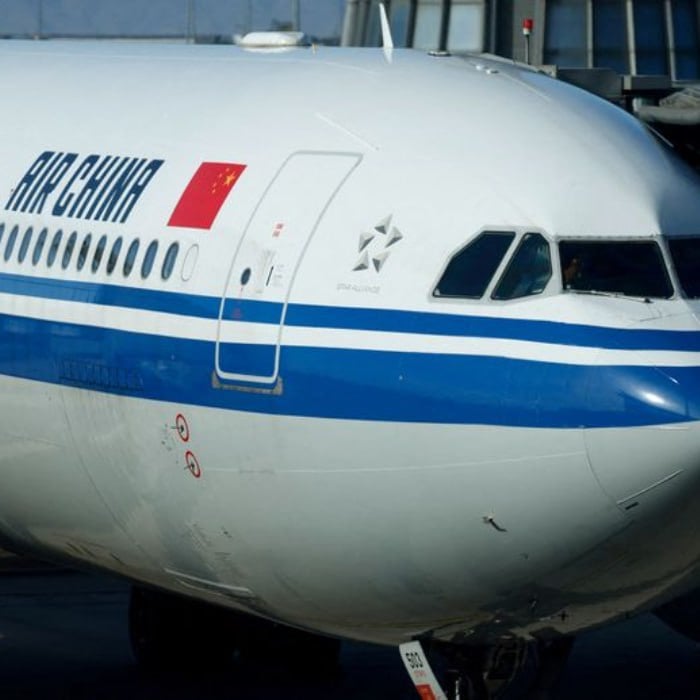 Новые прямые рейсы из Иркутска в Пекин запустит Air China  Самолеты отправятся по направлению уже 27 апреля, в расписании заявлены три вылета в неделю. Рейсы Air China будет выполнять по средам, пятницам и воскресеньям.   В полете пассажиры проведут три часа. Из областной столицы воздушные суда взлетят в 18:00, а из Пекина в 13:00.  Помимо новых рейсов, из Иркутска в Пекин уже летают прямые самолеты двух авиакомпаний.    finance.yahoo.com