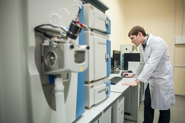 Учёные нашли способ превратить отходы ЦБК в ценное сырьё для нефтехимии   www eprussia ru news base 2025 9323205 htm Специалисты РГУ нефти и газа имени И М Губкина и эксперты Центра экологической промышленной политики разработали технологию переработки токсичных отходов целлюлозно бумажной промышленности в пластификатор для ПВХ сообщил телеграм канал Neftegaz Territory новости энергетики нефтехимия инновационные Технологии