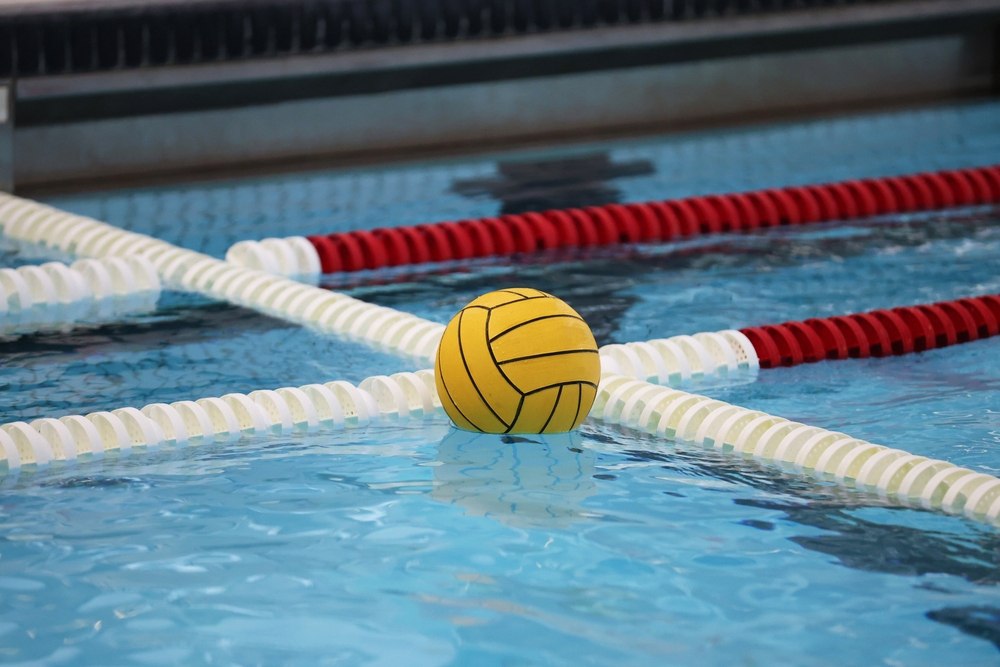 Российским ватерполистам разрешили международные соревнования Спортсмены из России смогут принять участие в соревнованиях по водному поло с 1 января 2026 года Об этом говорится в пресс релизе Международной федерации плавания Российские спортсмены будут допущены в нейтральном статусе им будет запрещено как либо ассоциировать себя со страной Фото Janice Storch Shutterstock