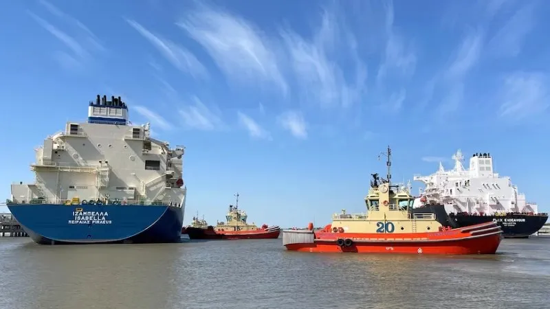 США установили новый рекорд экспорта газа За последний месяц Соединенные Штаты увеличили поставки сжиженного природного газа СПГ на 30 достигнув максимума с 2020 года Это позволяет американским компаниям частично компенсировать потерю объемов ранее обеспечивавшихся Катаром За прошедшие 30 дней объем американского СПГ вырос на 28 по сравнению с аналогичным периодом прошлого года investing investing