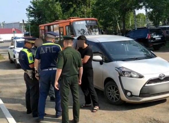 Мигрантов-водителей тормозили на улицах Уссурийска, и не зря – найдены нарушители Рейд провели военные следователи совместно с сотрудниками ДПС Читать подробнее на сайте...