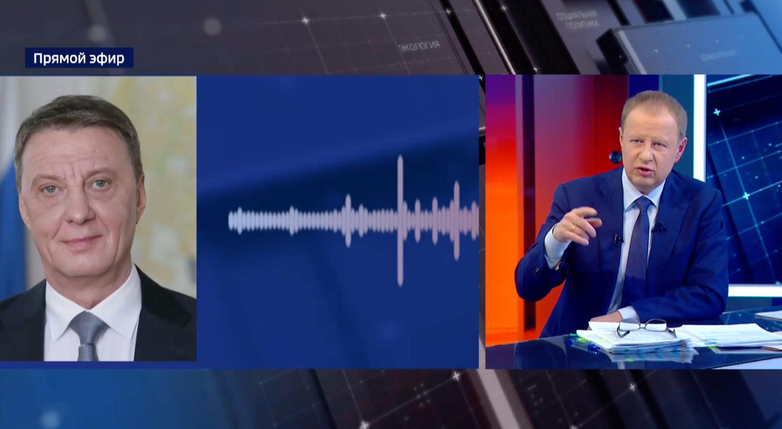 В прямом эфире Виктор Томенко и глава Барнаула Вячеслав Франк обсудили ситуацию с общественным транспортом в краевой столице Тезисно В городе принят новый генеральный план который предусматривает развитие транспортного каркаса Возобновлена работа 1 и 10 маршрута 47 маршрут дополнен пятью дополнительными автобусами и весь оборудован валидаторами В Барнауле осталось всего два маршрута без валидаторов