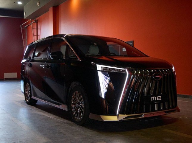 Стартовали продажи GAC M8 Lounge с 4-местным салоном  В России начались продажи минивэна M8 Lounge с 4-местным салоном от китайского бренда GAC. Стоимость эксклюзивной версии составляет 7 499 999 рублей, сообщает пресс-служба производителя. Для российского потребителя автомобиль будет представлен в трех цветах кузова и в двух эксклюзивных вариантах интерьера.  Подробнее на сайте autostat.ru