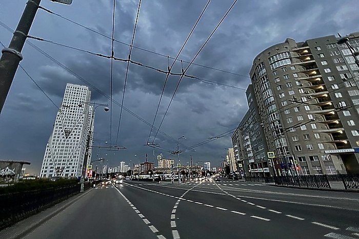 В Свердловской области сняли режим угрозы атаки БПЛА В Свердловской области снят режим угрозы атаки БПЛА Об этом также сообщили в правительстве региона Упреждающий режим реагирования на возможную атаку БПЛА был объявлен в регионе утром 17 февраля Также по данным от Росавиации на 2 минуты закрывали аэропорт Кольцово На данный момент все работает в штатном режиме uralweb ru
