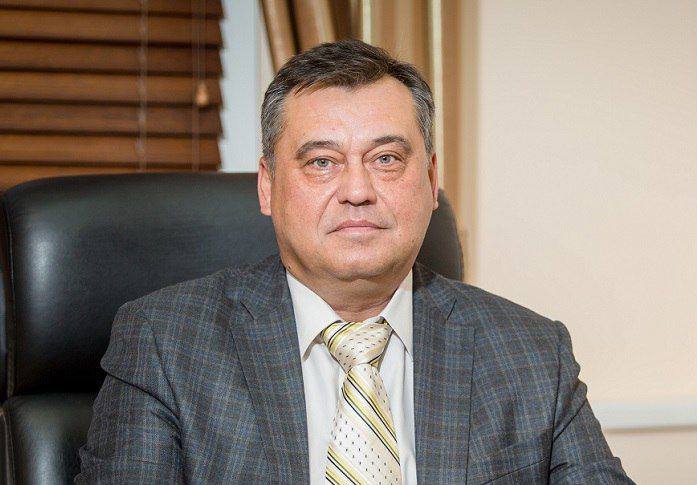 Евгений Коркин стал министром строительства Также в Бурятии назначили министра строительства и ЖКК. С 6-го мая пост займет Евгений Коркин, ранее врио министра. Он окончил Бурятский педагогический университет, работал преподавателем, с 1991 года занимал руководящие должности, а с 2011 года был первым замминистра строительства и ЖКК региона.