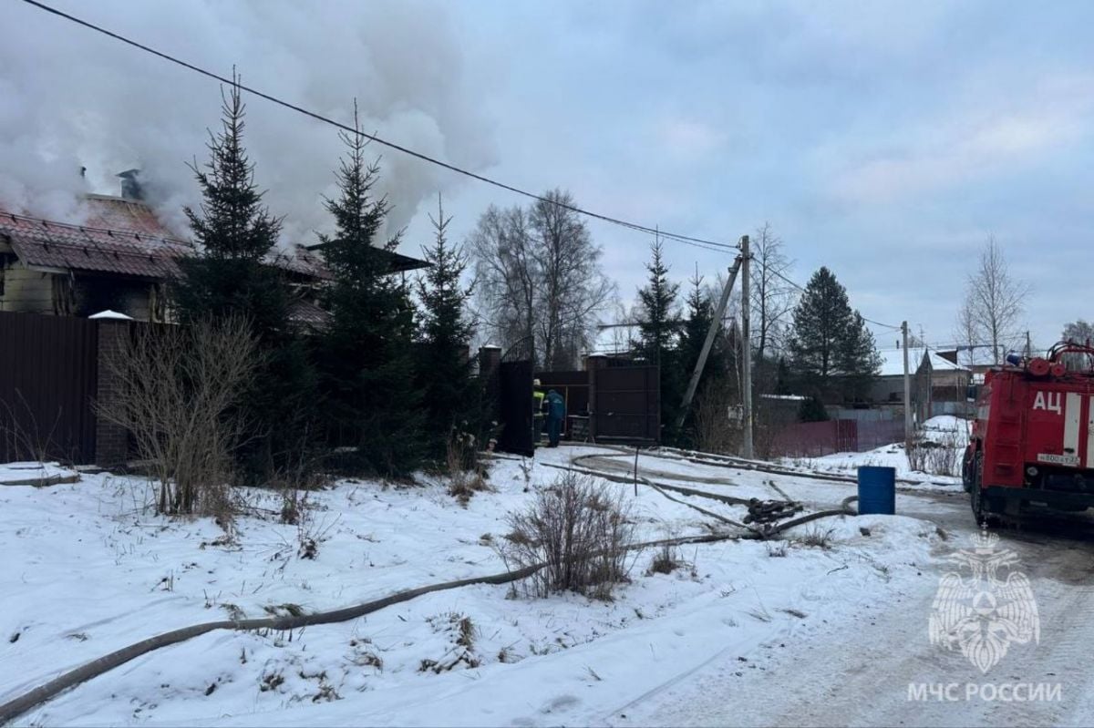 В деревне Ивановского района сгорел большой частный дом     Вчера, 20 февраля, в деревне Балахонки сгорел частный жилой дом.  ↗  Прислать новость   Подписаться