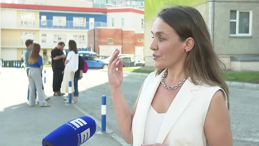 В Красноярске появился новый мурал с юным футболистом
